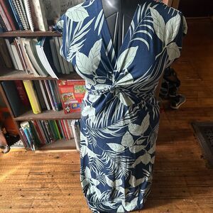 Lands End blue tropical twist knit sleeveless M maxi dress